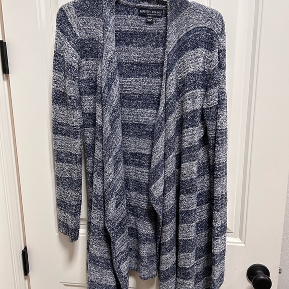 Barefoot Dreams cardigan size s/m. - Picture 2 of 2